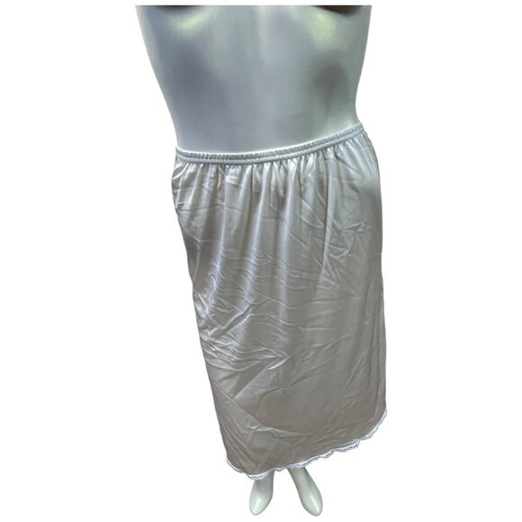 Vintage 90s Nylon Half Slip - Cream Antron III Lace Trim Skirt - Picture 4 of 14